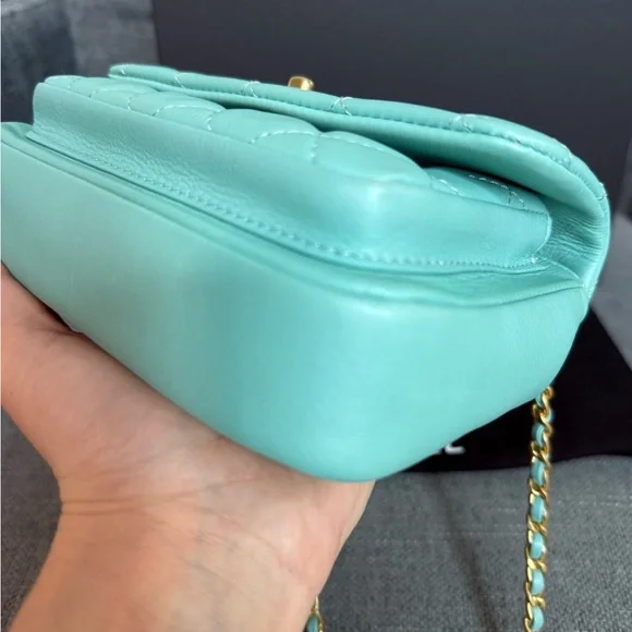 CHANEL CC flap bag pearly turquoise - Picture 8 of 10